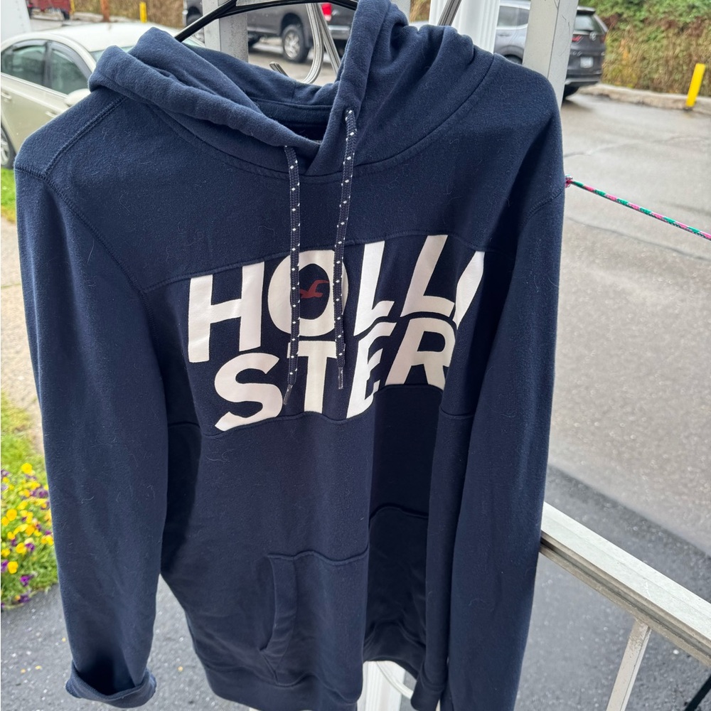 Hollister Men's Dark Blue Hoodie Sweater